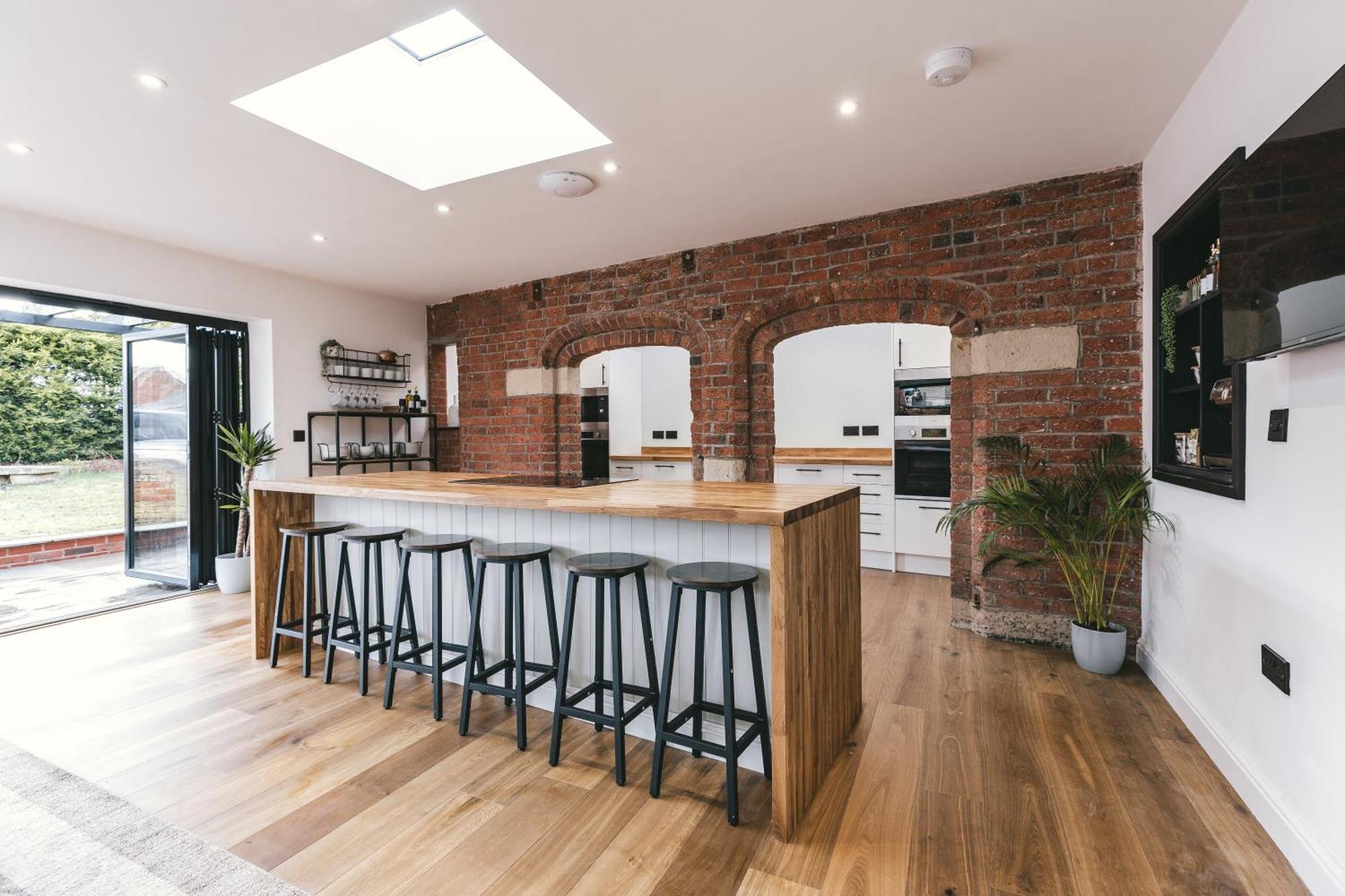 House With A Cinema And Games Room, Sleeps 17 ชรูว์สเบอรี ภายนอก รูปภาพ
