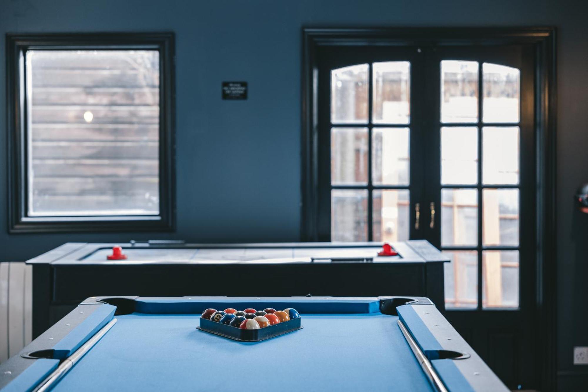 House With A Cinema And Games Room, Sleeps 17 ชรูว์สเบอรี ภายนอก รูปภาพ