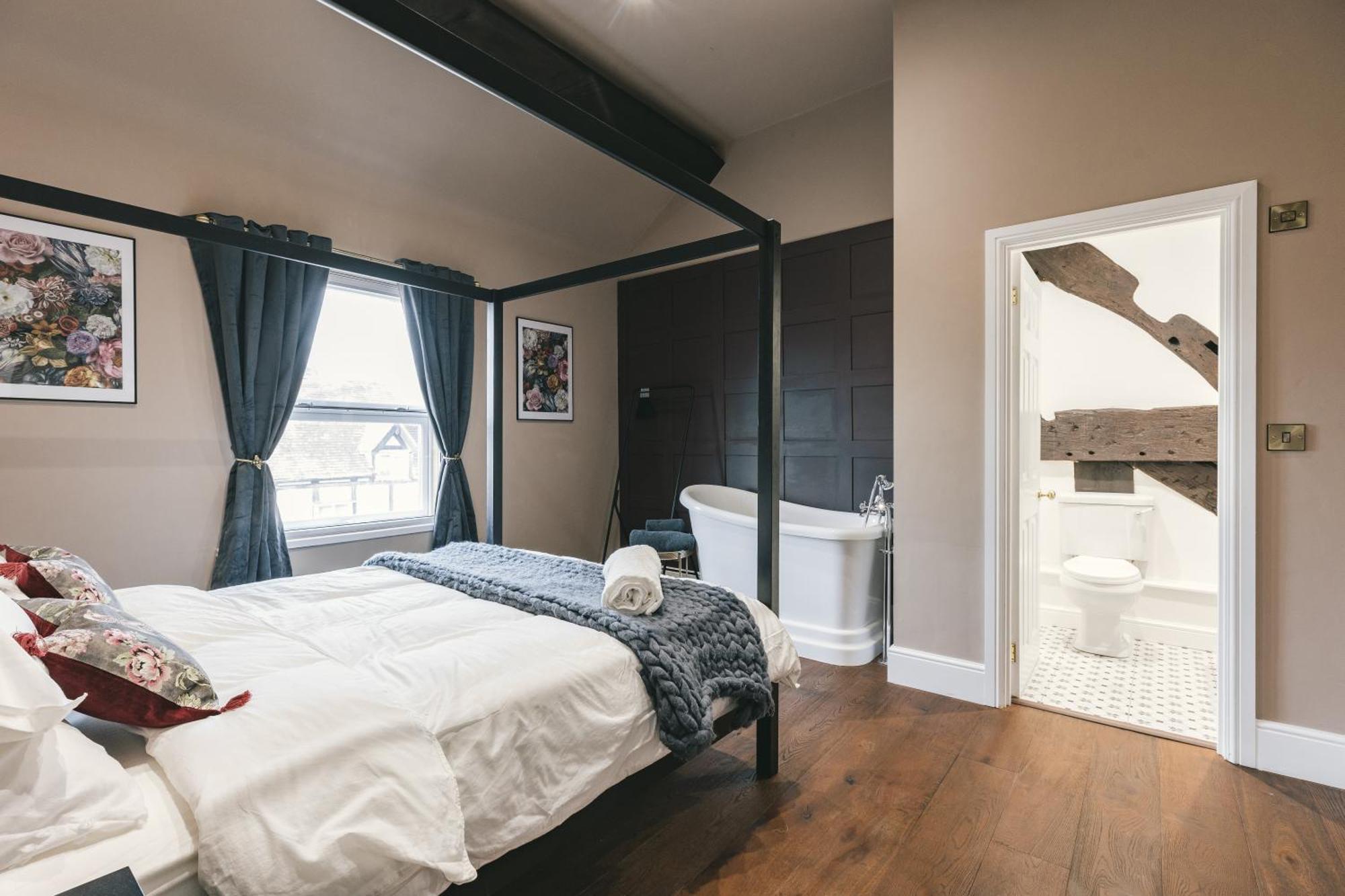 House With A Cinema And Games Room, Sleeps 17 ชรูว์สเบอรี ภายนอก รูปภาพ
