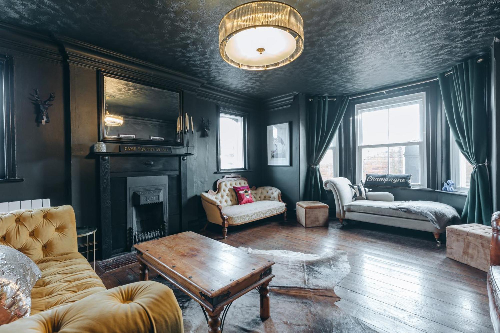 House With A Cinema And Games Room, Sleeps 17 ชรูว์สเบอรี ภายนอก รูปภาพ